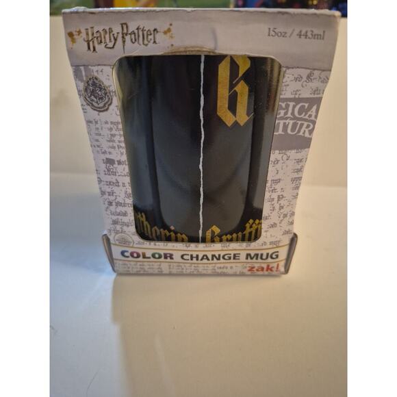 Harry Potter Hogwarts Color Changing 15 oz. Mugs by Zak NEW! - Picture 1 of 5